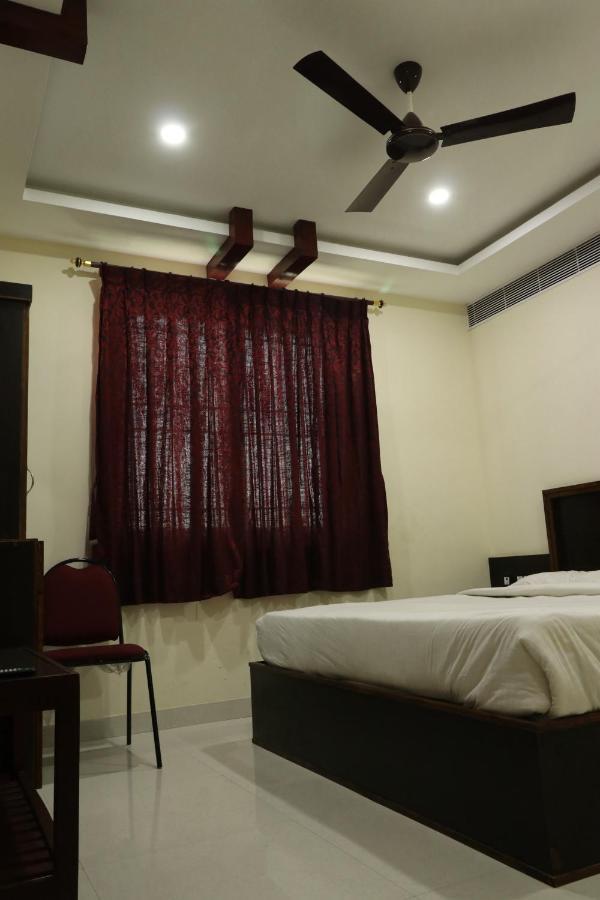 E S Residency Theni Exterior foto