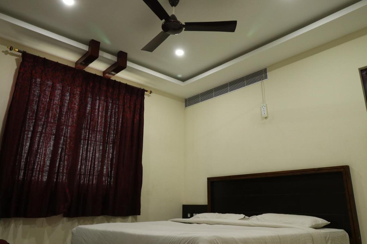E S Residency Theni Exterior foto